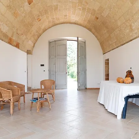 Tenuta Rurale كوتروفيانو